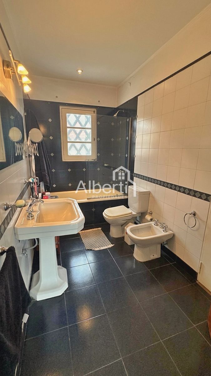 VENTA CHALET 4 AMBIENTES CON PARQUE Y PILETA EN HAEDO NORTE. - 28
