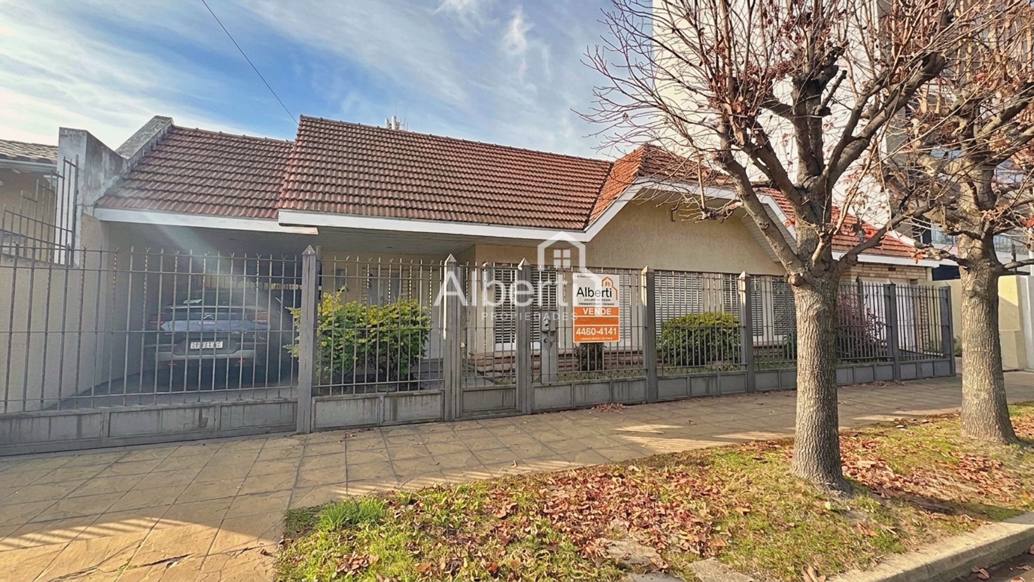 VENTA CHALET 5 AMBIENTES DE CATEGORÍA EN HAEDO NORTE | BARRIO GÜEMES. - 1