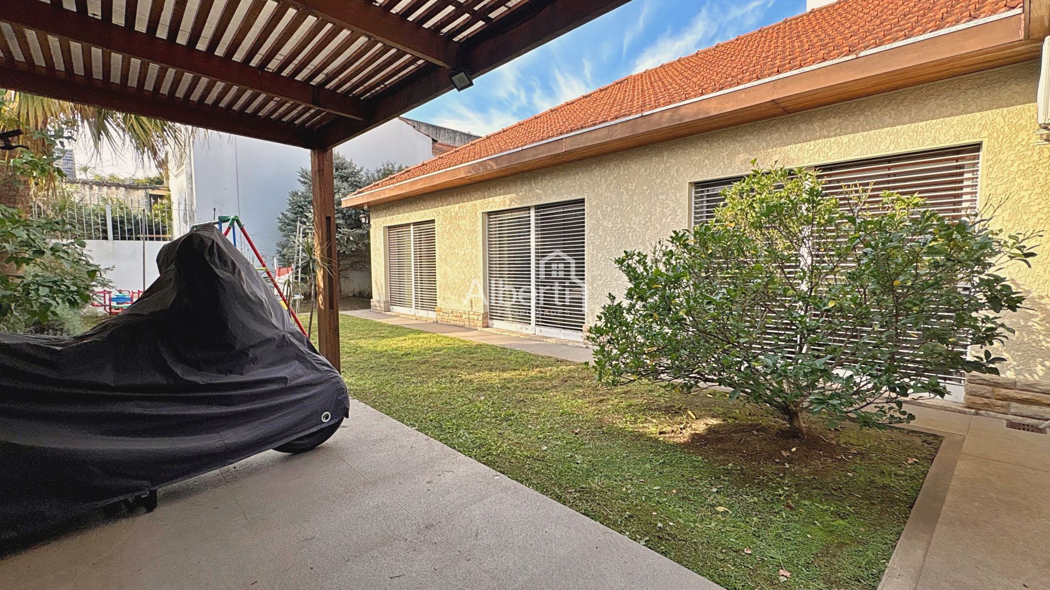 VENTA CHALET 5 AMBIENTES DE CATEGORÍA EN HAEDO NORTE | BARRIO GÜEMES. - 36