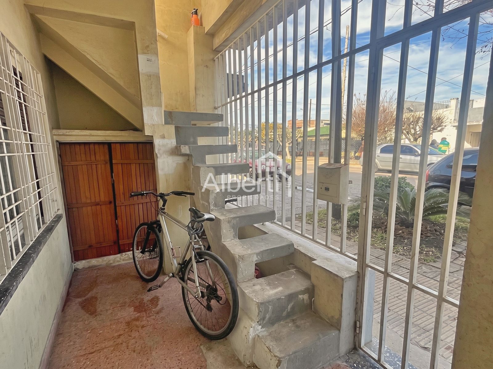 VENTA P.H. 3 AMBIENTES EN EL PALOMAR CON TERRAZA. - 2