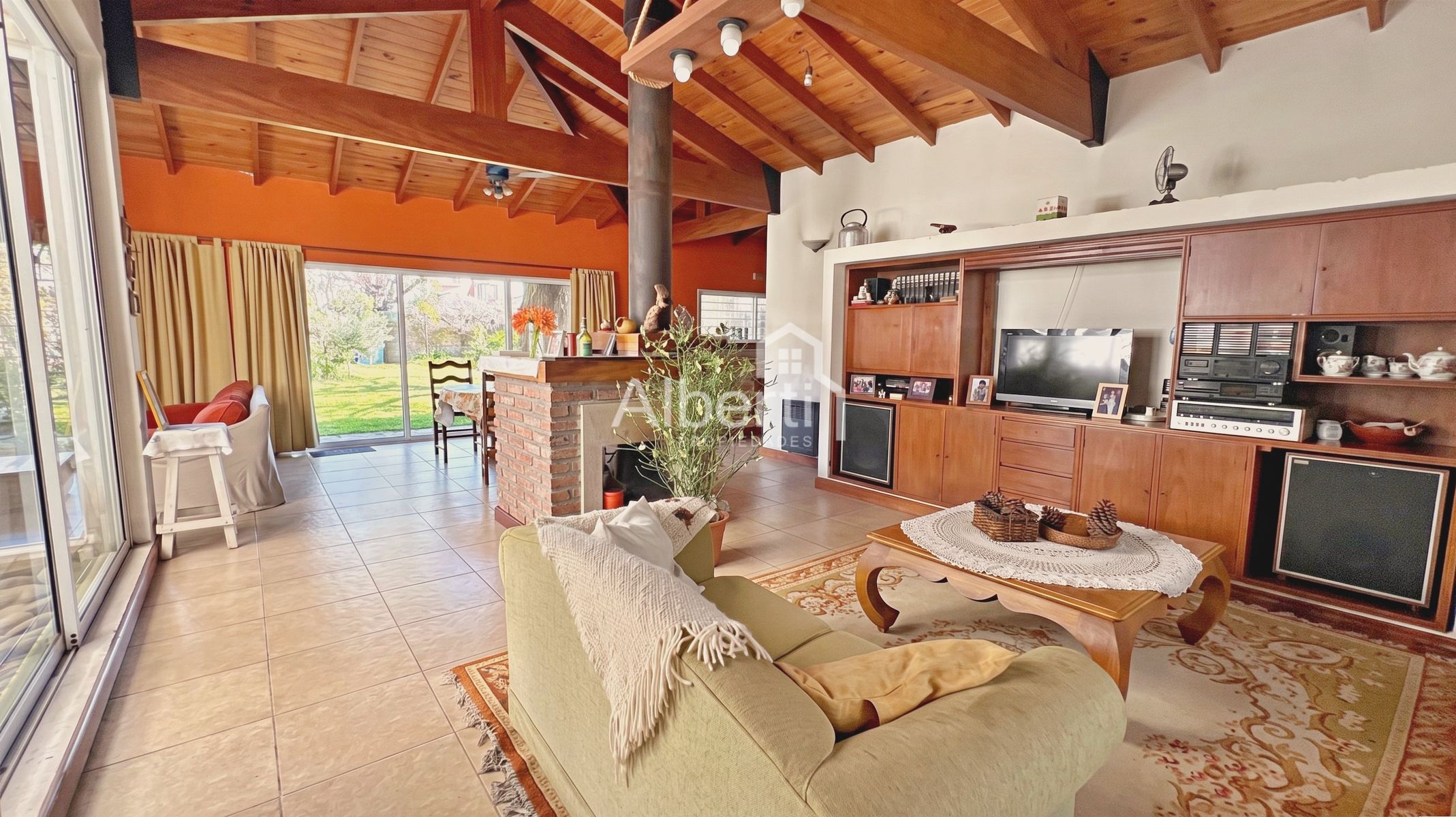 VENTA CHALET 4 AMBIENTES EN HAEDO NORTE CON GRAN PARQUE. - 4
