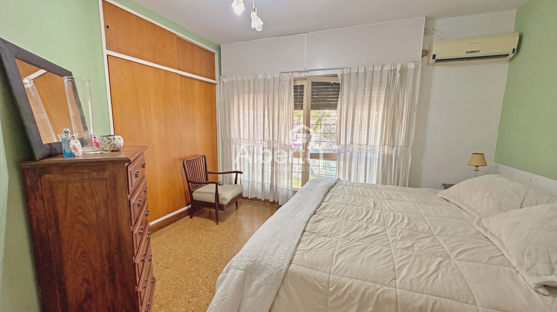 VENTA CHALET 4 AMBIENTES EN HAEDO NORTE CON GRAN PARQUE. - 23