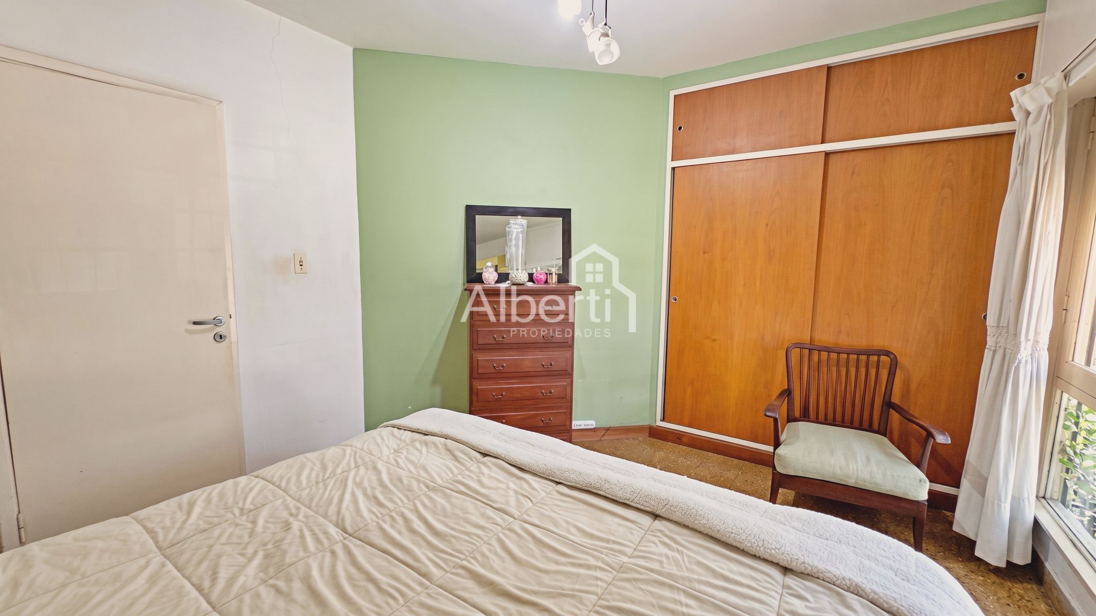VENTA CHALET 4 AMBIENTES EN HAEDO NORTE CON GRAN PARQUE. - 25