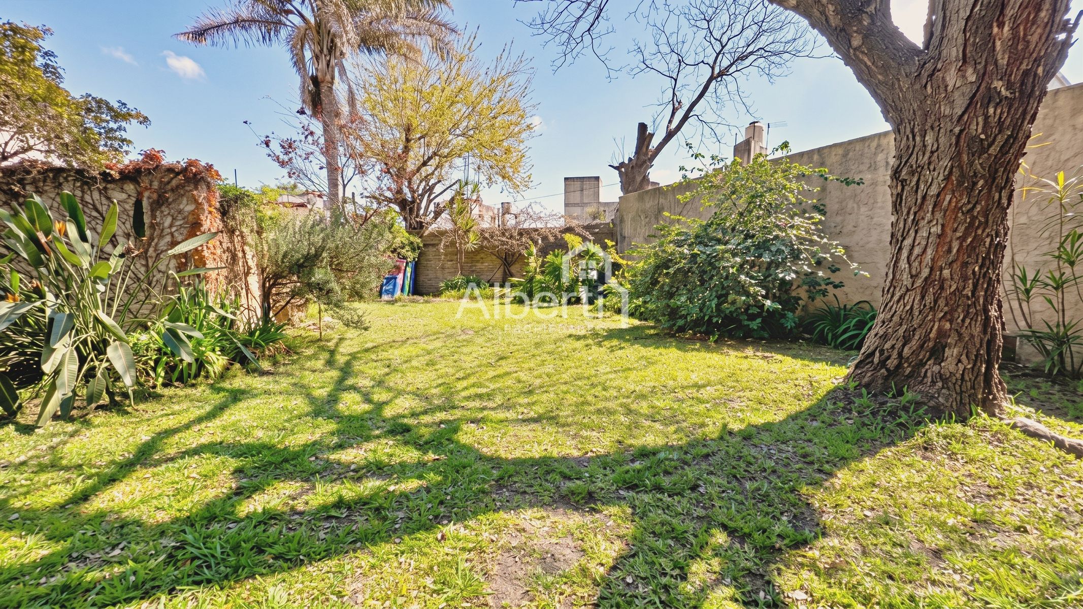 VENTA CHALET 4 AMBIENTES EN HAEDO NORTE CON GRAN PARQUE. - 28