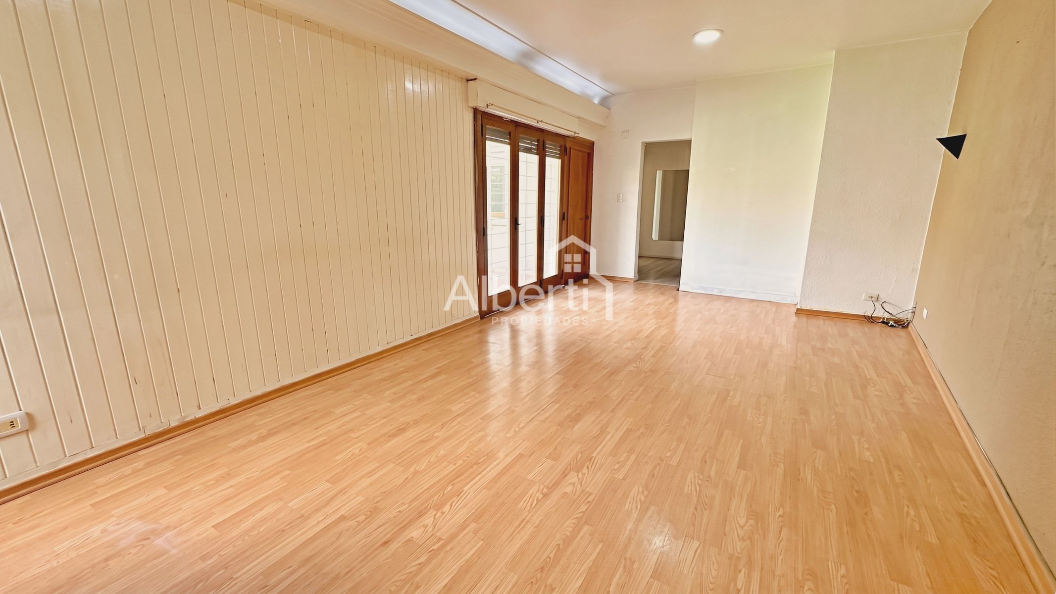 ALQUILER CASA 3 AMBIENTES CON PARQUE EN HAEDO NORTE - BARRIO GÜEMES. — foto 4