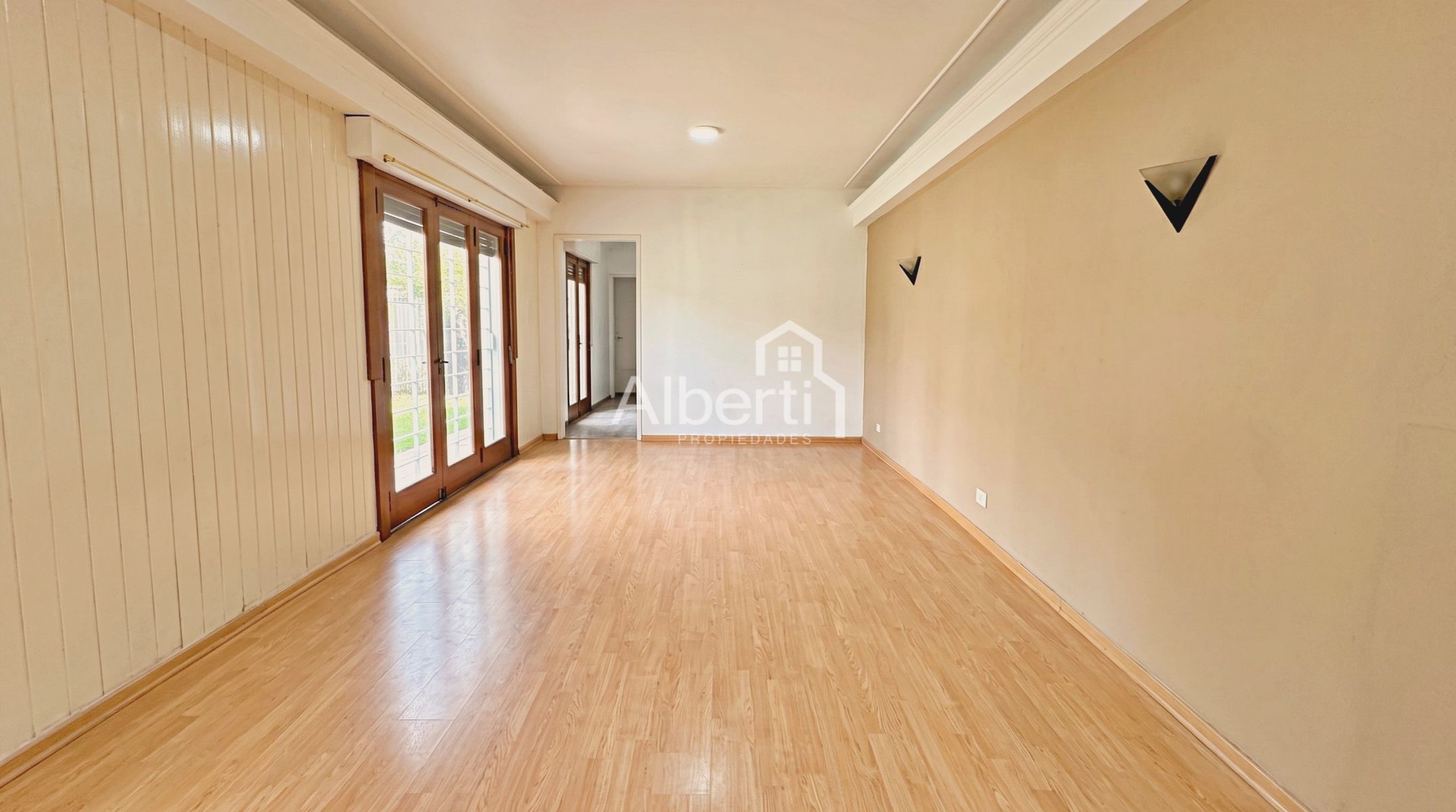 ALQUILER CASA 3 AMBIENTES CON PARQUE EN HAEDO NORTE - BARRIO GÜEMES. — foto 5