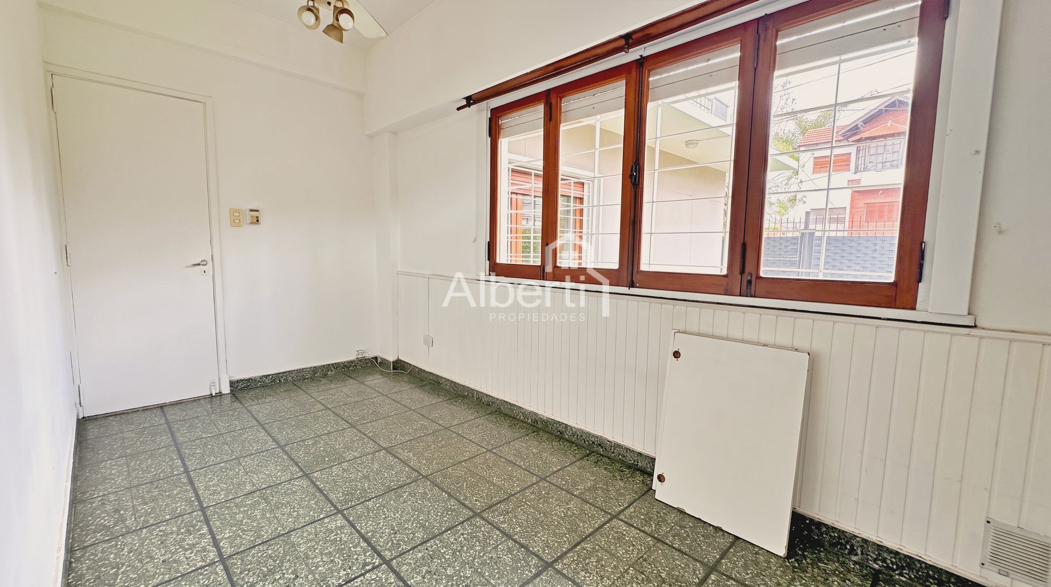 ALQUILER CASA 3 AMBIENTES CON PARQUE EN HAEDO NORTE - BARRIO GÜEMES. — foto 7