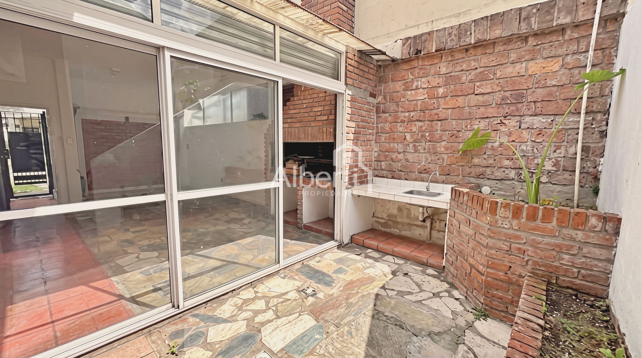 ALQUILER CASA 3 AMBIENTES CON PARQUE EN HAEDO NORTE - BARRIO GÜEMES. - 22