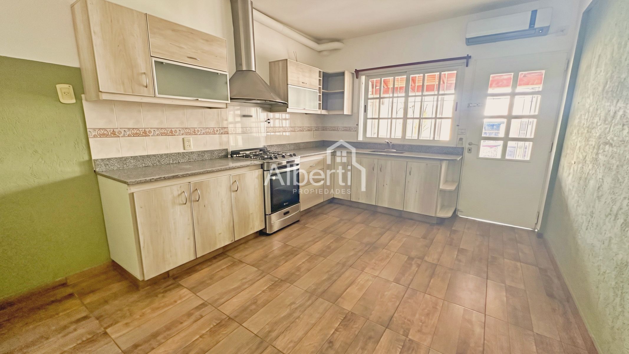 VENTA TRIPLEX 4 AMBIENTES EN HAEDO SUR CON PATIO. — foto 6