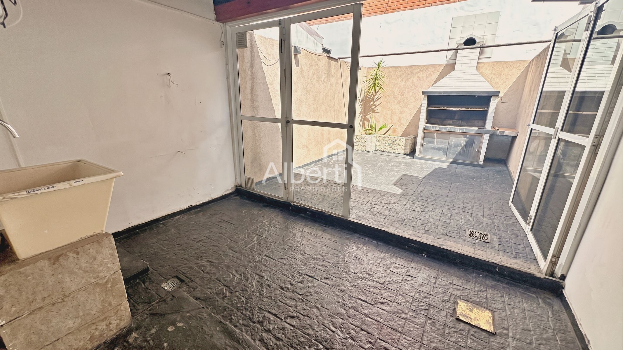 VENTA TRIPLEX 4 AMBIENTES EN HAEDO SUR CON PATIO. — foto 7