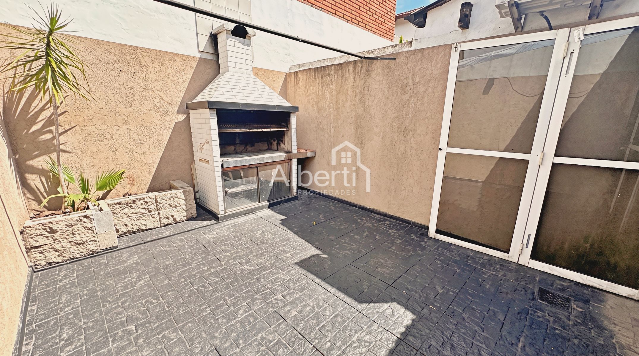 VENTA TRIPLEX 4 AMBIENTES EN HAEDO SUR CON PATIO. — foto 9