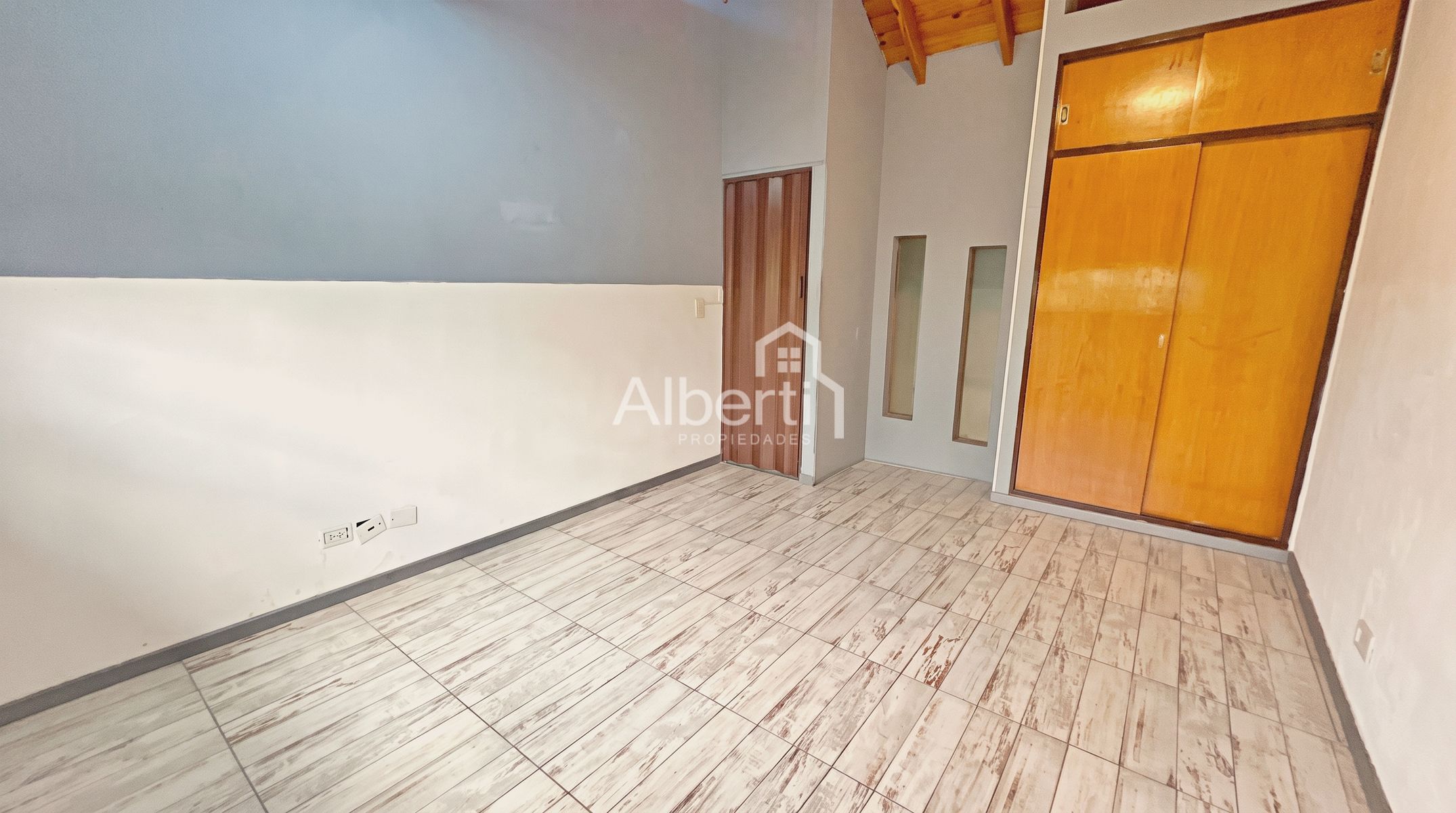 VENTA TRIPLEX 4 AMBIENTES EN HAEDO SUR CON PATIO. - 22