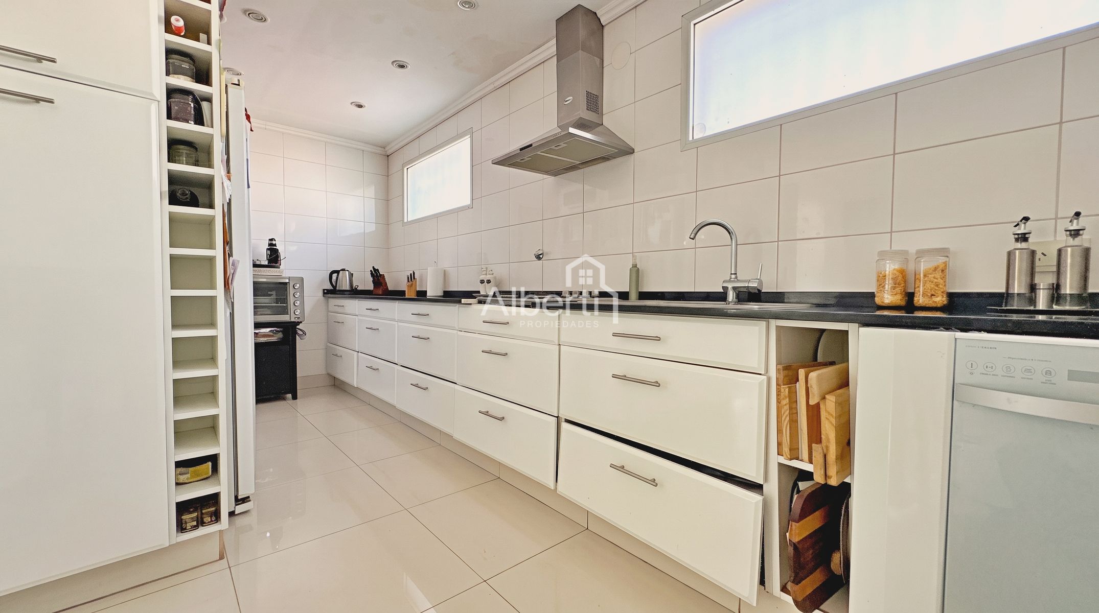 VENTA PROPIEDAD 5 AMBIENTES DE CATEGORÍA EN HAEDO CHICO. - 17