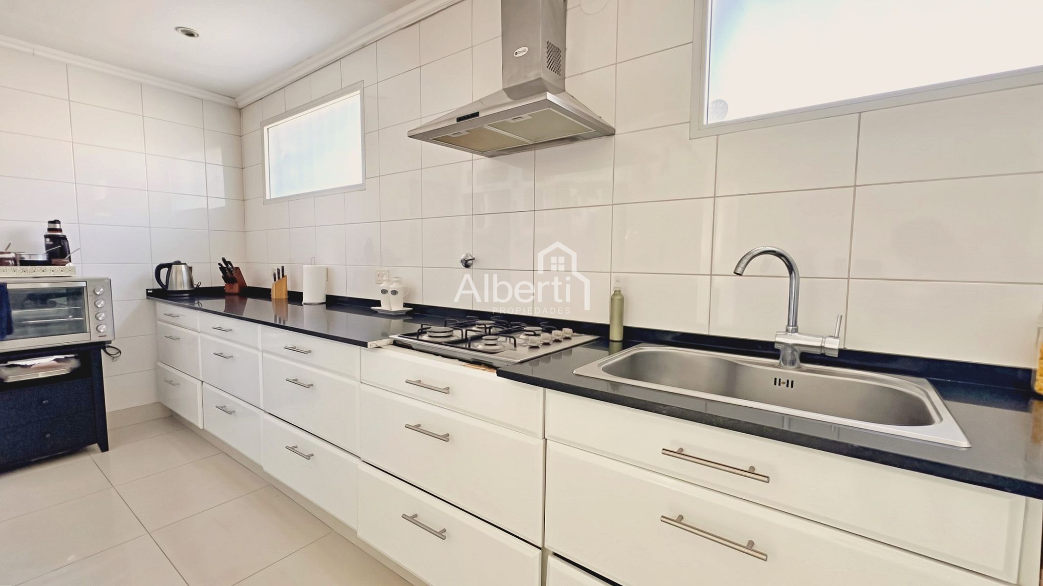 VENTA PROPIEDAD 5 AMBIENTES DE CATEGORÍA EN HAEDO CHICO. - 18