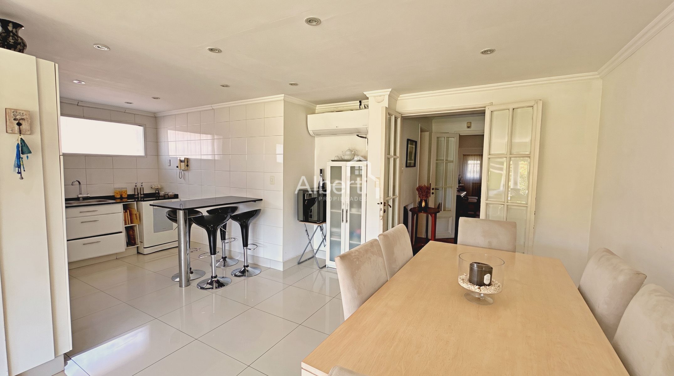 VENTA PROPIEDAD 5 AMBIENTES DE CATEGORÍA EN HAEDO CHICO. - 21