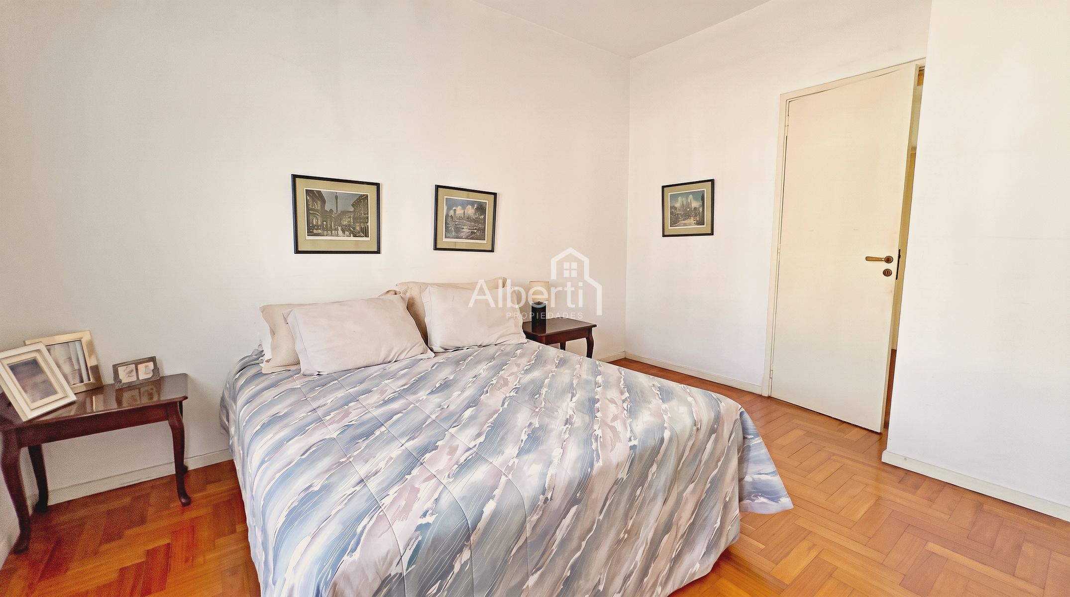VENTA PROPIEDAD 5 AMBIENTES DE CATEGORÍA EN HAEDO CHICO. - 27