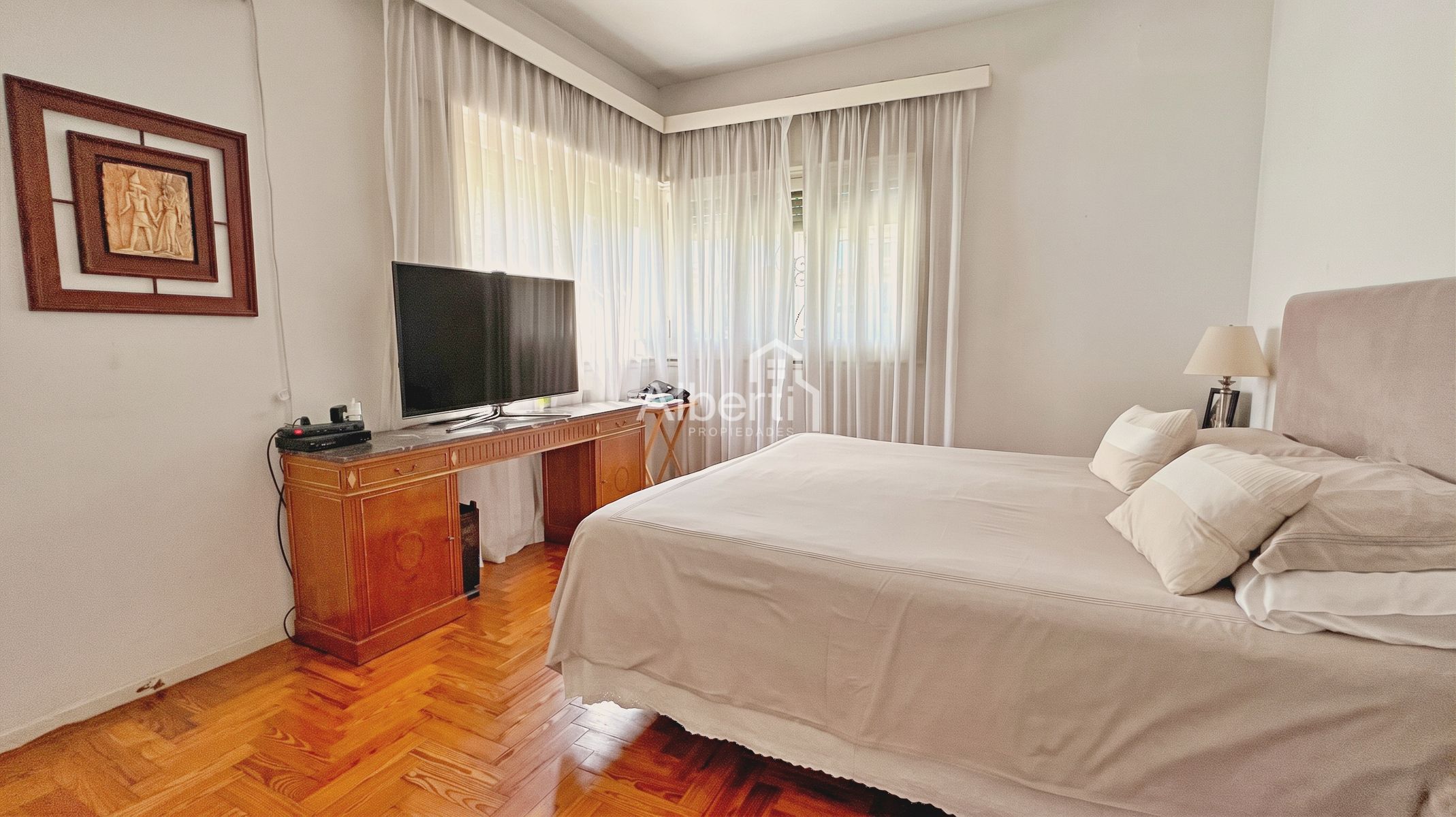 VENTA PROPIEDAD 5 AMBIENTES DE CATEGORÍA EN HAEDO CHICO. - 34