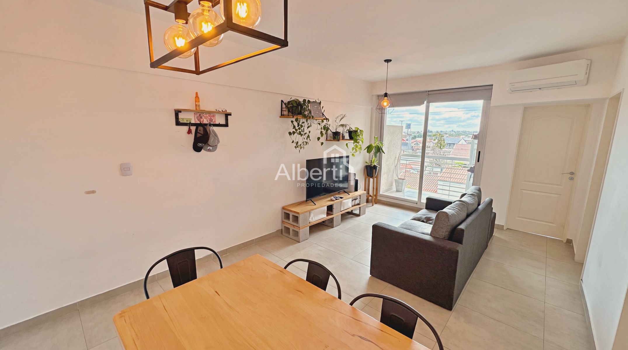 VENTA MODERNO DEPARTAMENTO 2 AMBIENTES CON COCHERA EN HAEDO NORTE. — foto 4