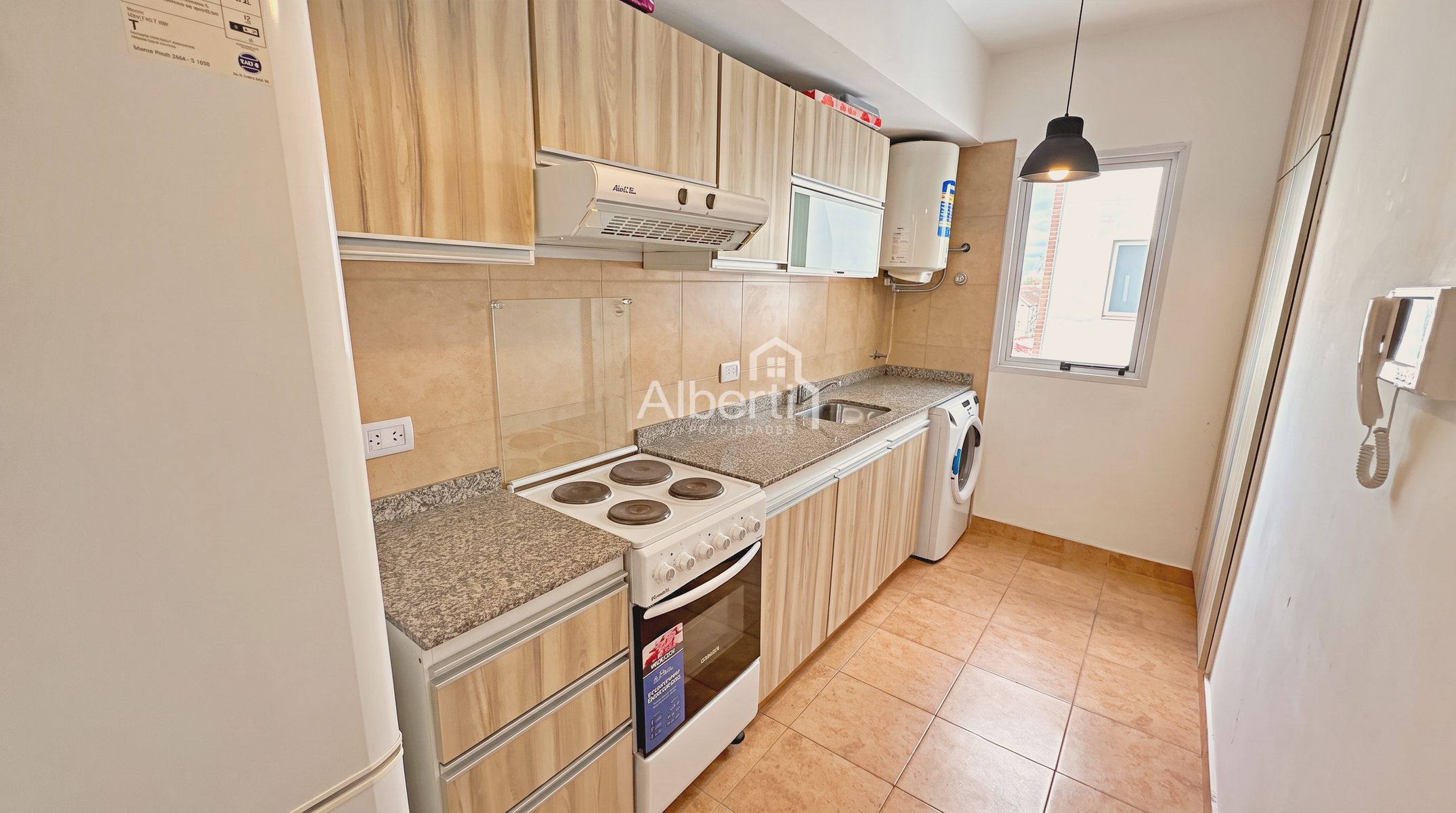 VENTA MODERNO DEPARTAMENTO 2 AMBIENTES CON COCHERA EN HAEDO NORTE. — foto 12