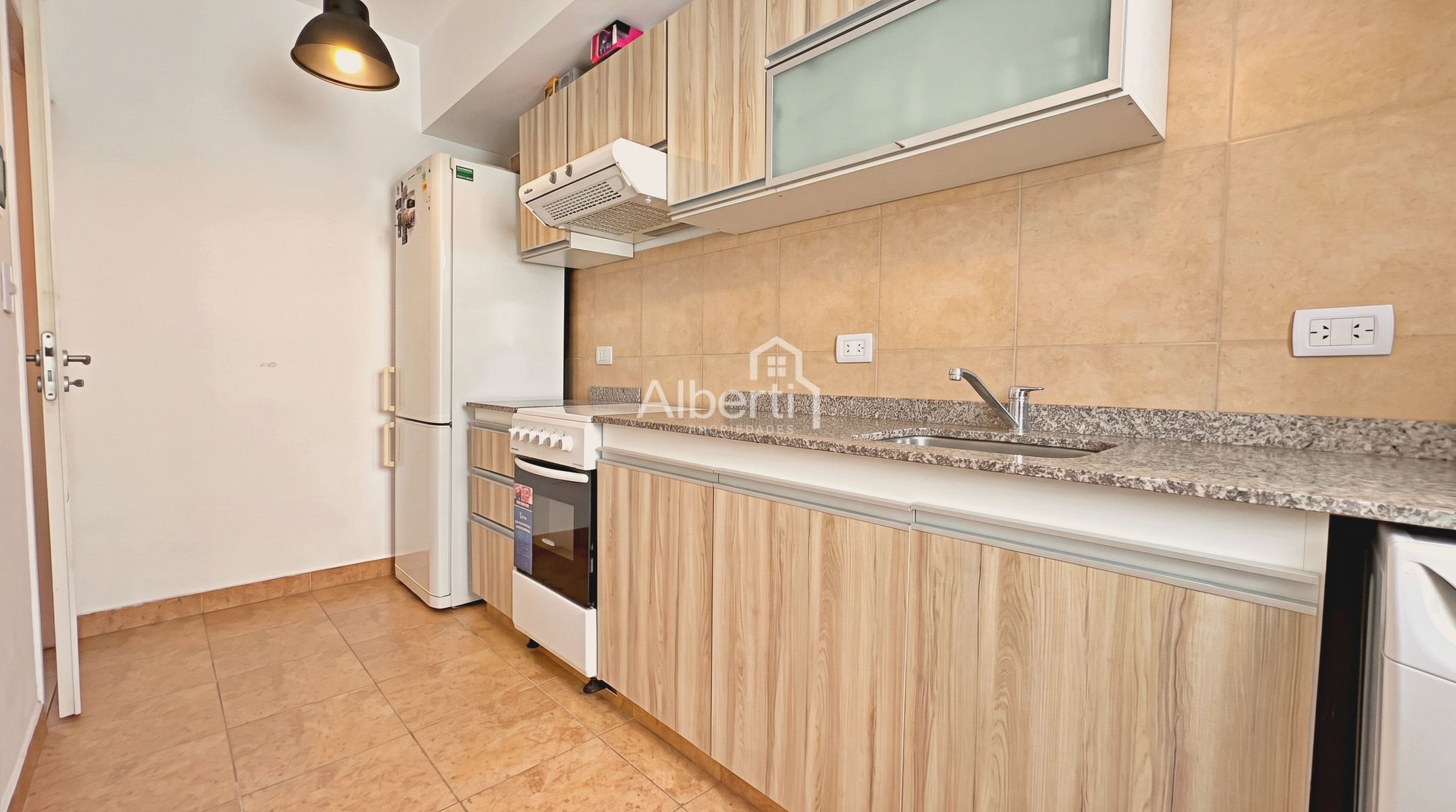 VENTA MODERNO DEPARTAMENTO 2 AMBIENTES CON COCHERA EN HAEDO NORTE. — foto 14