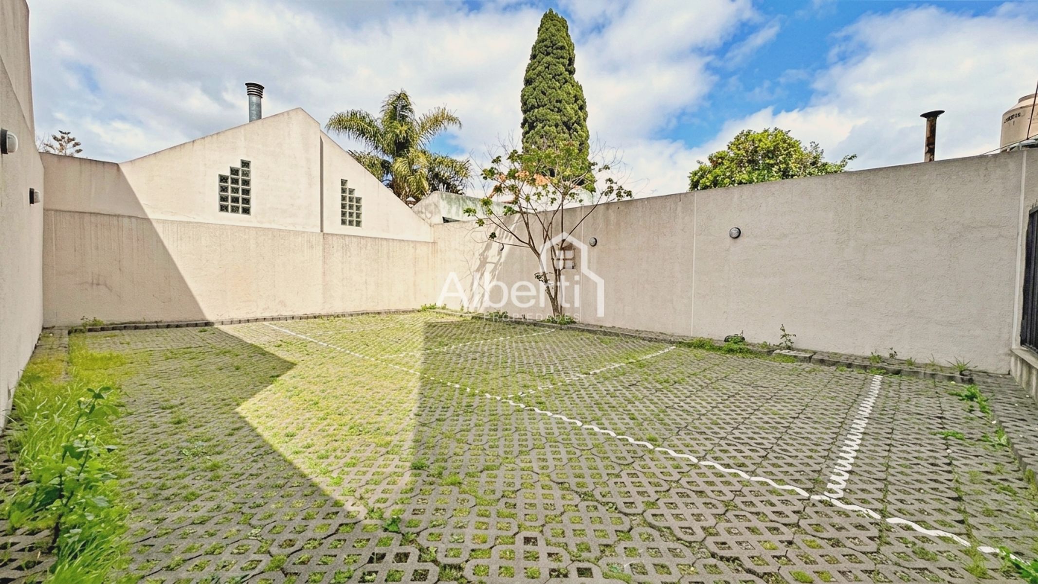 VENTA MODERNO DEPARTAMENTO 2 AMBIENTES CON COCHERA EN HAEDO NORTE. - 26