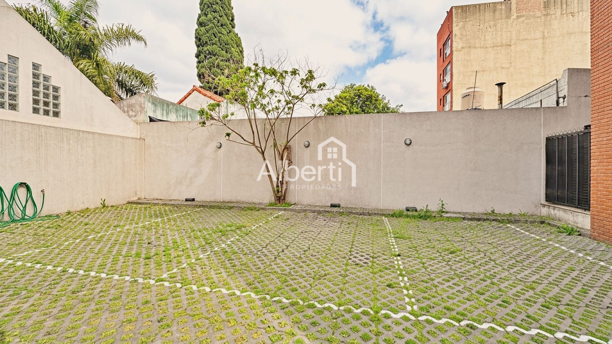 VENTA MODERNO DEPARTAMENTO 2 AMBIENTES CON COCHERA EN HAEDO NORTE. - 27
