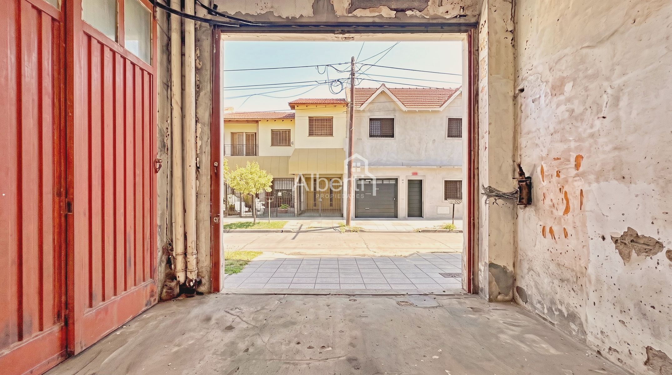 VENTA AMPLIO GALPÓN EN EL PALOMAR. - 10