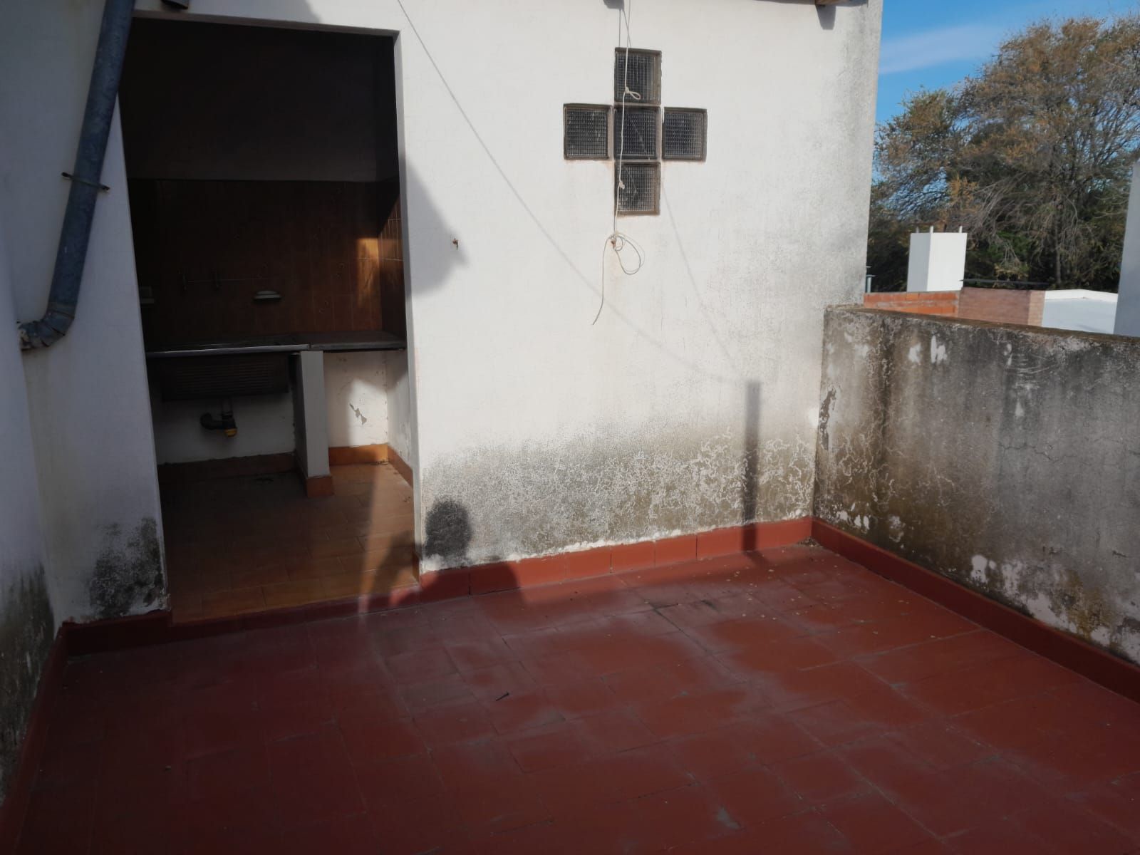 &quotVENTA&quot CASA AMPLIA EN EXCELENTE UBICACIÓN — foto 2