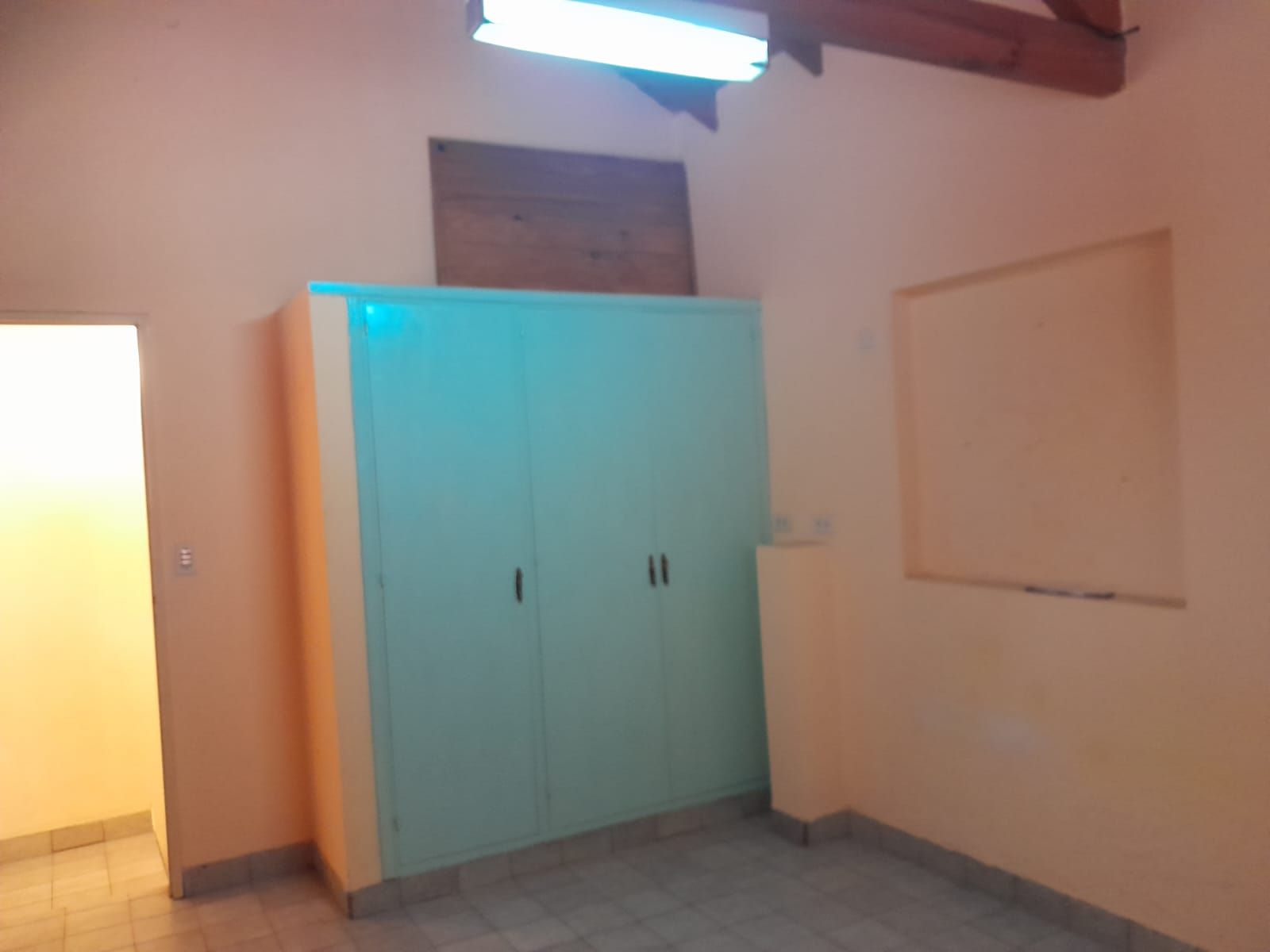 &quotVENTA&quot CASA AMPLIA EN EXCELENTE UBICACIÓN — foto 4