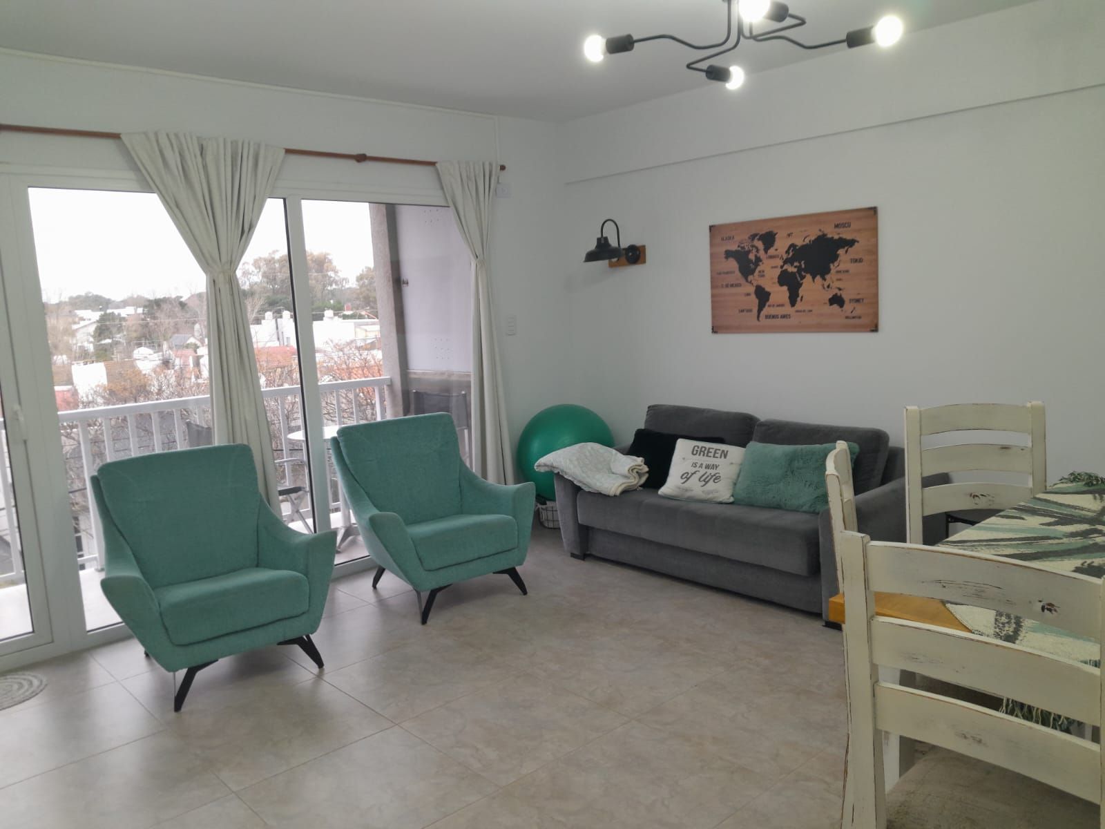 &quotVENTA&quot DEPARTAMENTO EN EXCELENTE UBICACIÓN — foto 2