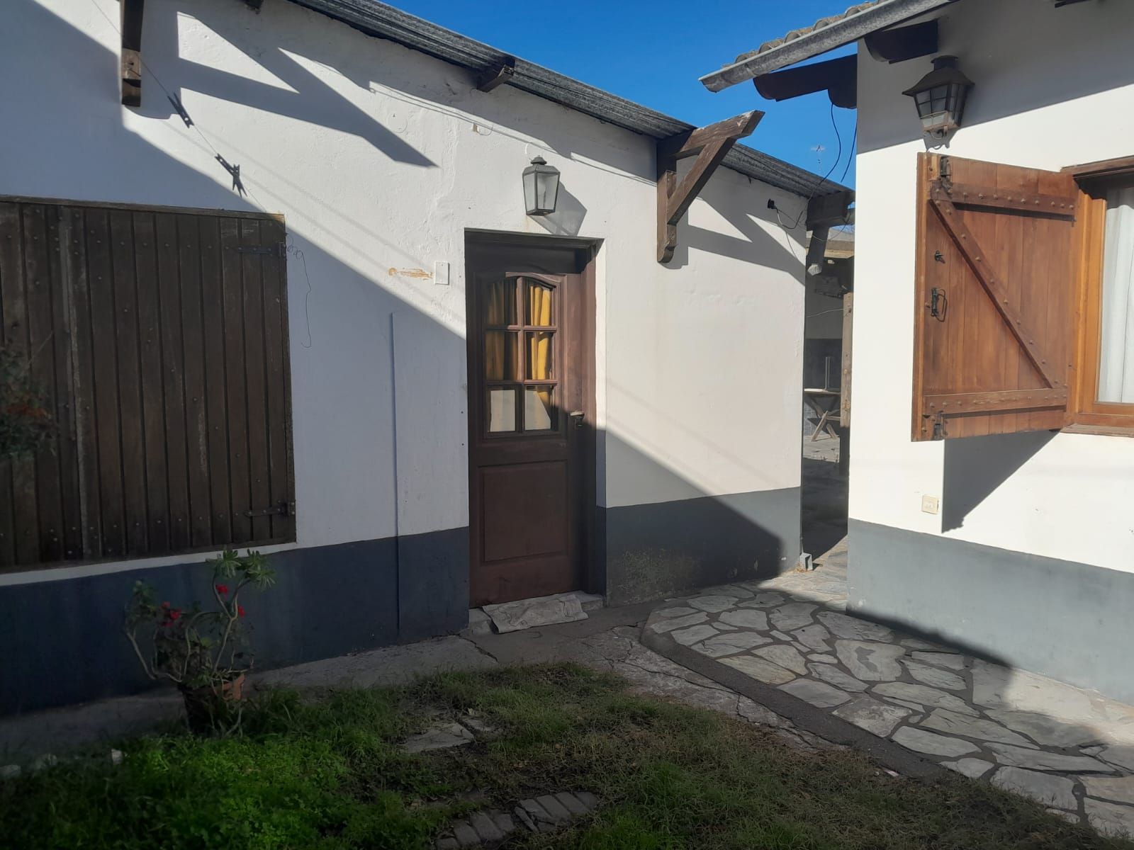"VENTA" CASA + DEPARTAMENTO - 18