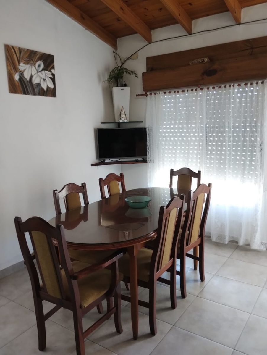 "VENTA" 2 CASAS + GALPÓN + LOCAL - 4