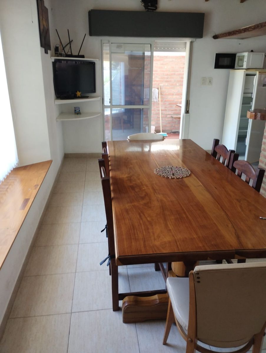 "VENTA" 2 CASAS + GALPÓN + LOCAL - 12
