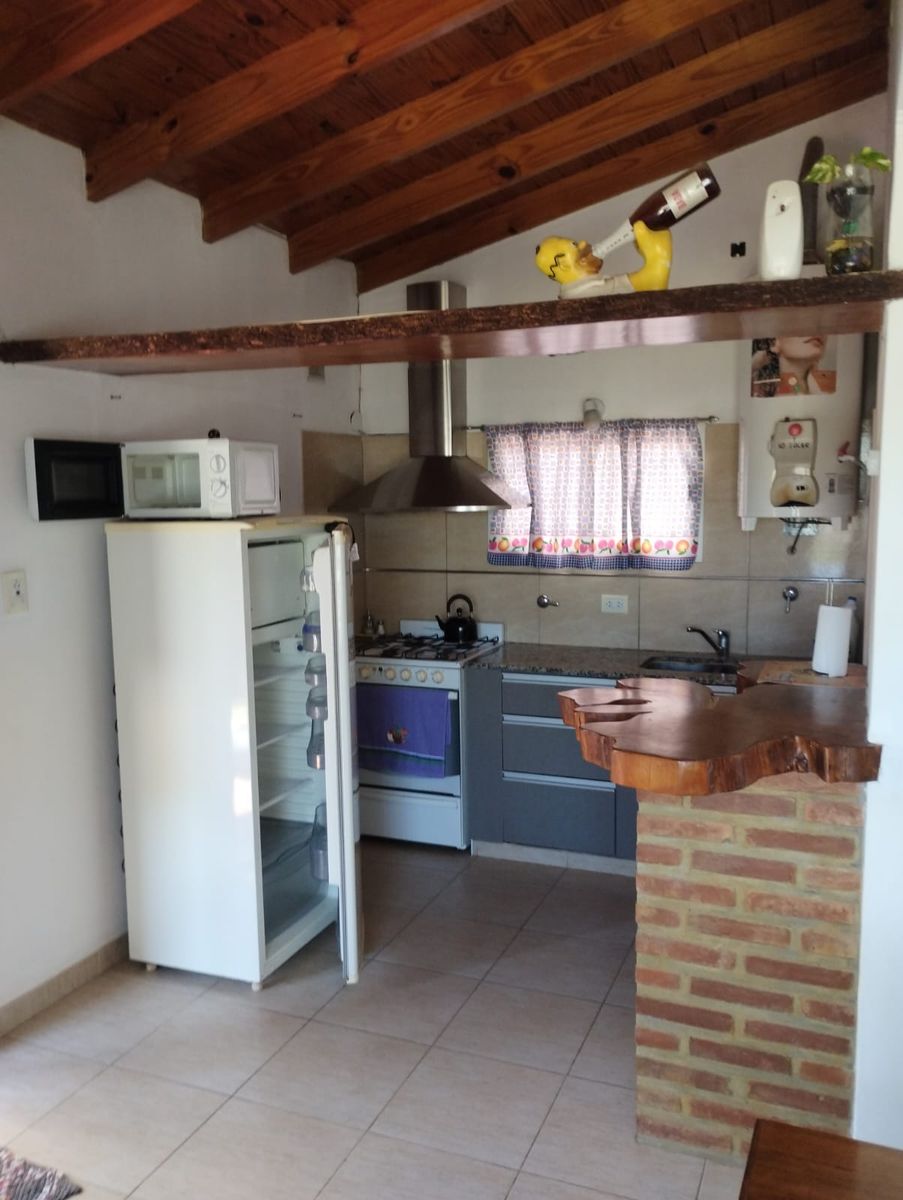 "VENTA" 2 CASAS + GALPÓN + LOCAL - 14