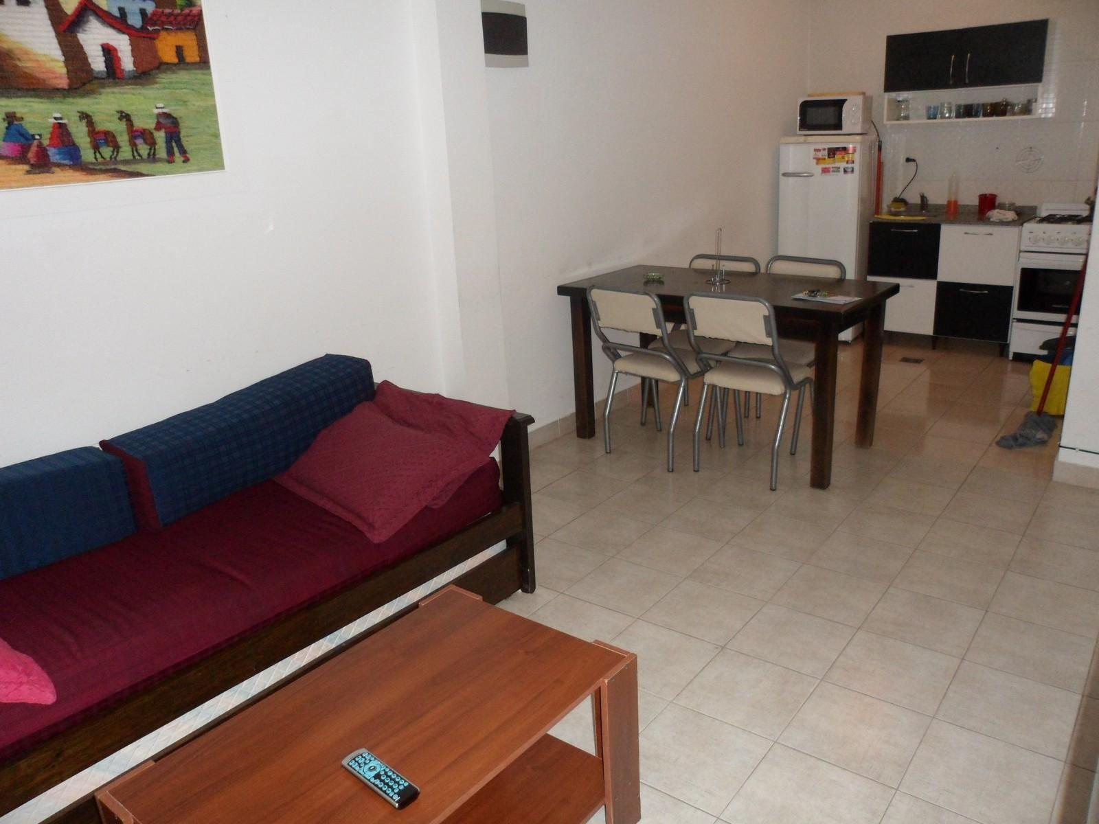 DEpto de 2 ambientes con balcon en la esquina del Hospital — foto 3