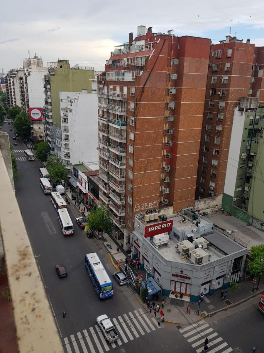 Depto de 3 amb con balcon Corrientes y Medrano — foto 9