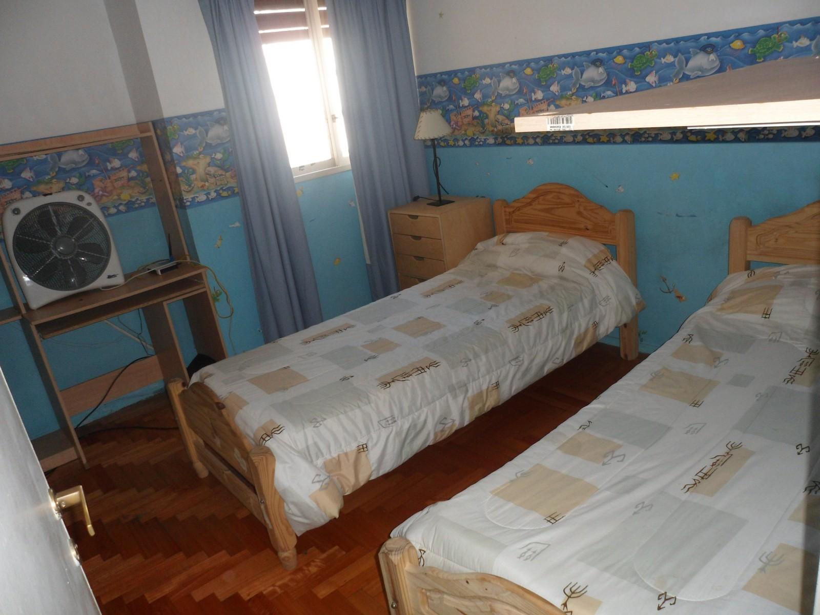 3 ambientens a 5omts del Hospital con seguridad privada nocturna — foto 4