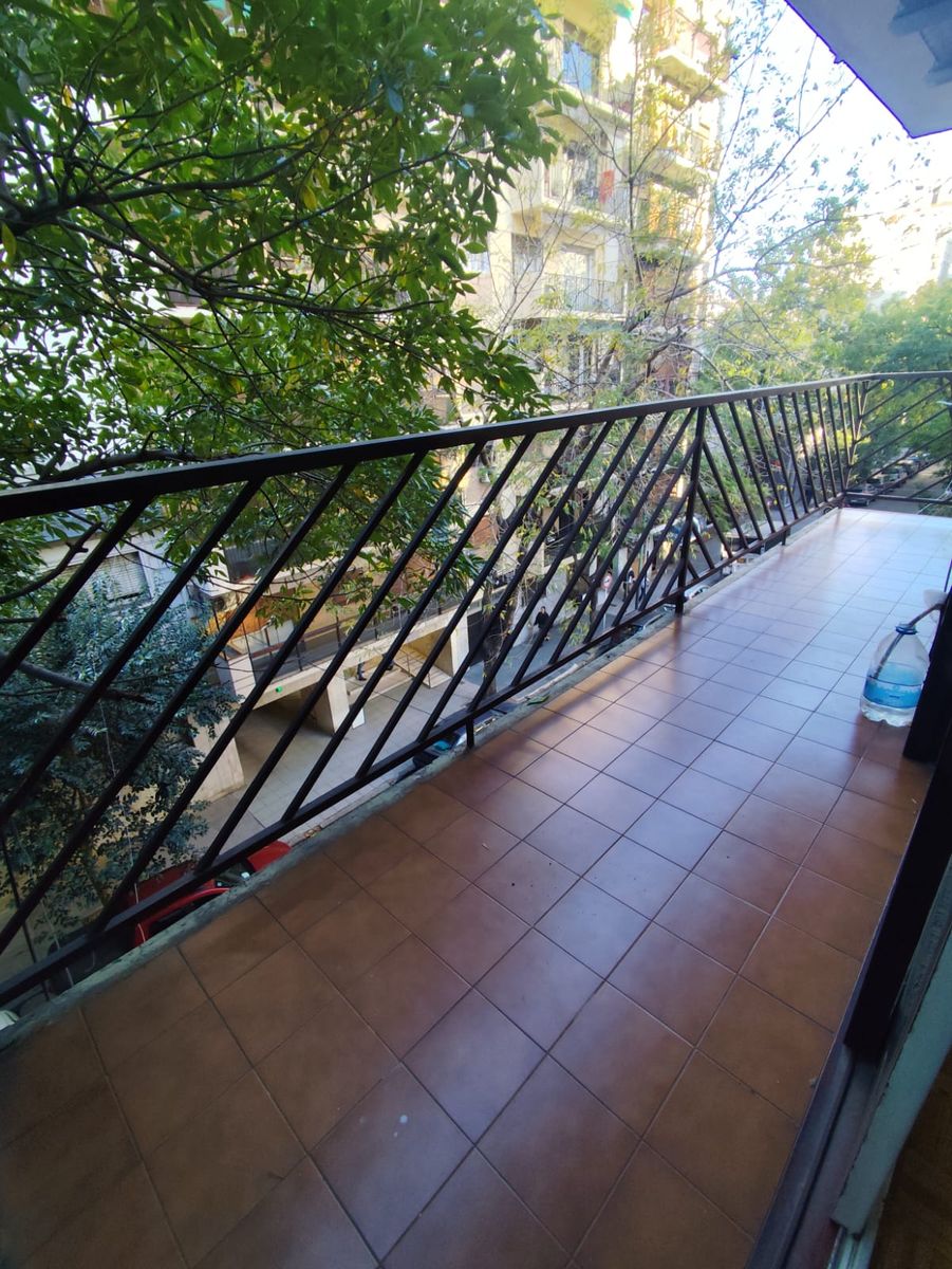 3 amb con balcon corrido a mts del Hospital. — foto 8