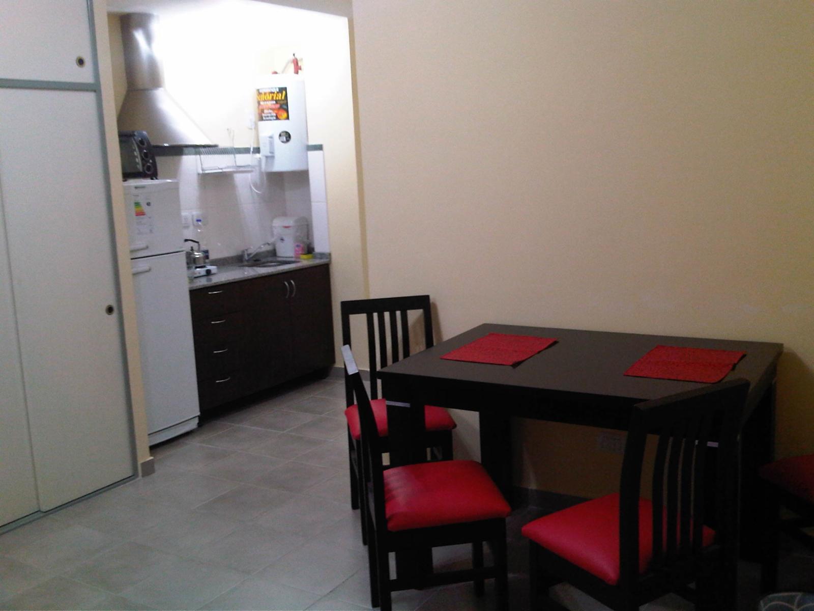 MONOAMBIENTE AL FRENTE EXCELENTE UBICACION — foto 2
