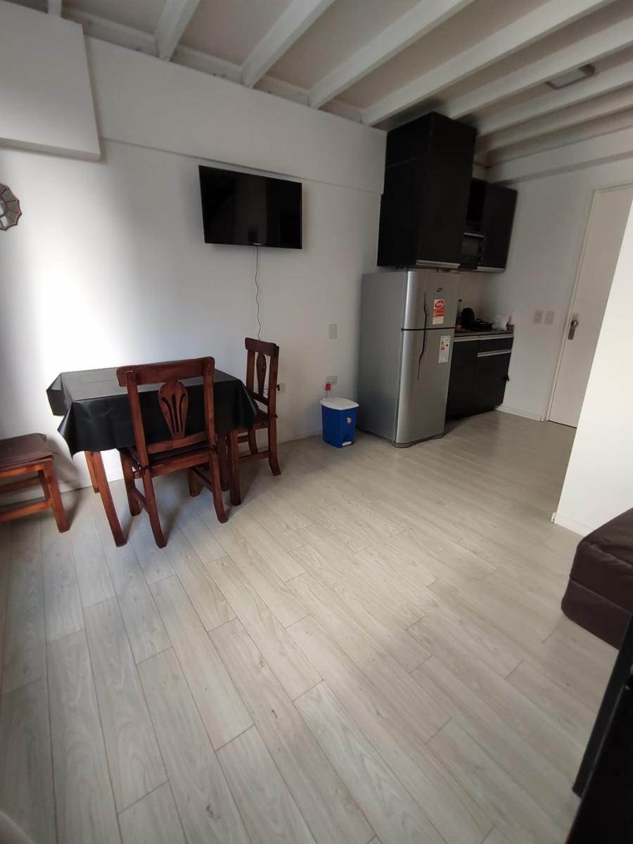 Departamento de 2 amb en Duplex. Frente Hospital Italiano — foto 4