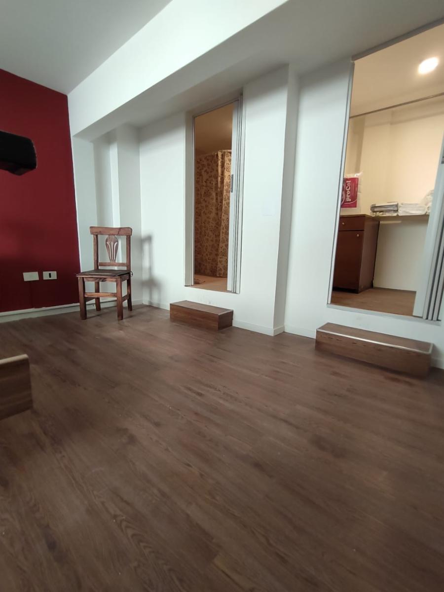 Departamento de 2 amb en Duplex. Frente Hospital Italiano — foto 6