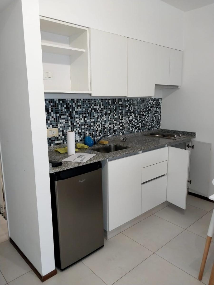 monoambiente a 50 mts del hospital italiano — foto 5