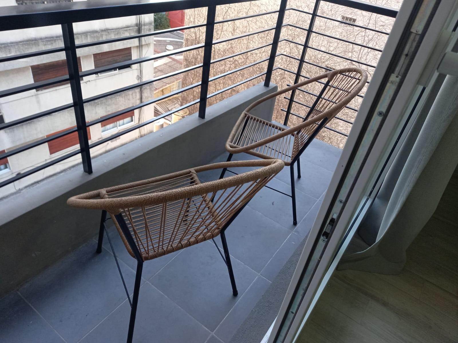 monomabiente con balcon a metros del Hospital Italiano — foto 2