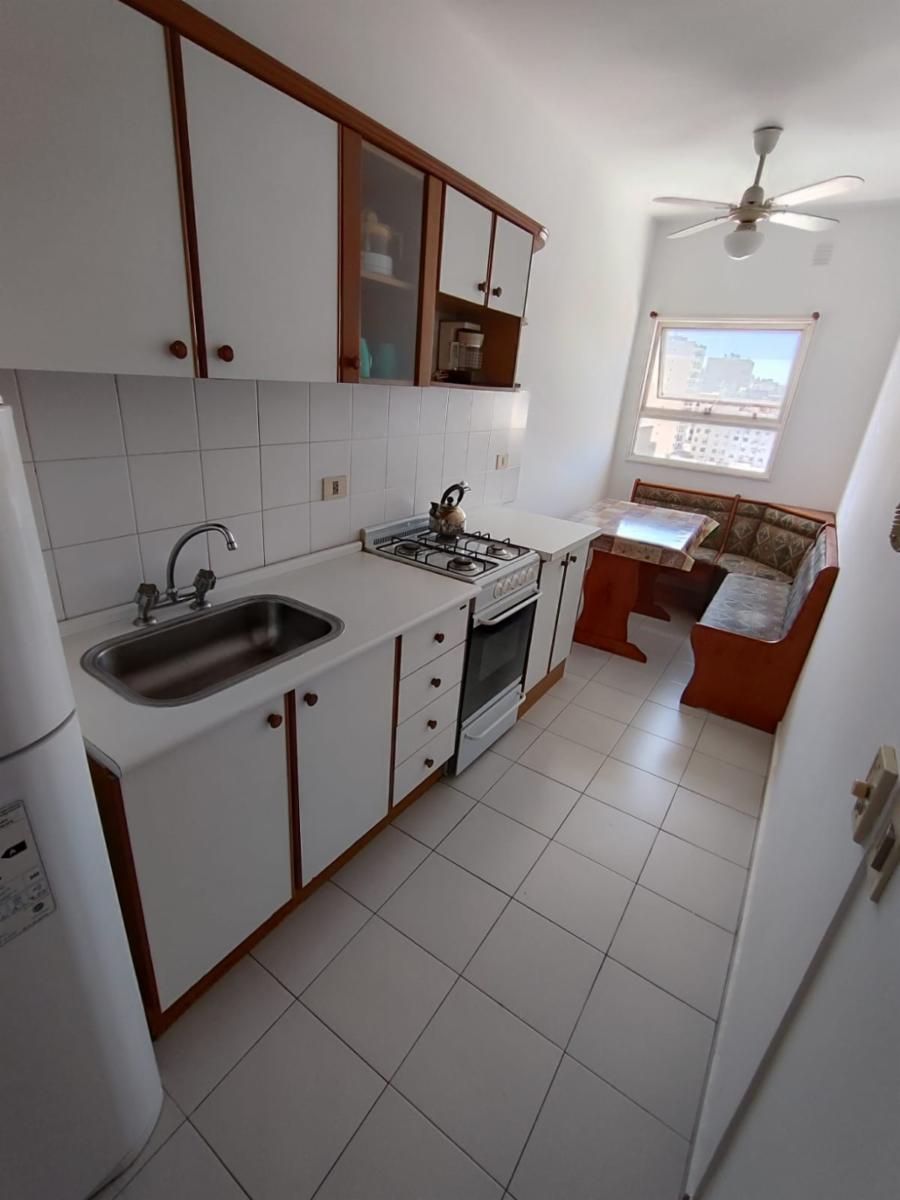 Depto dos dormitorios con balcon piscina — foto 2