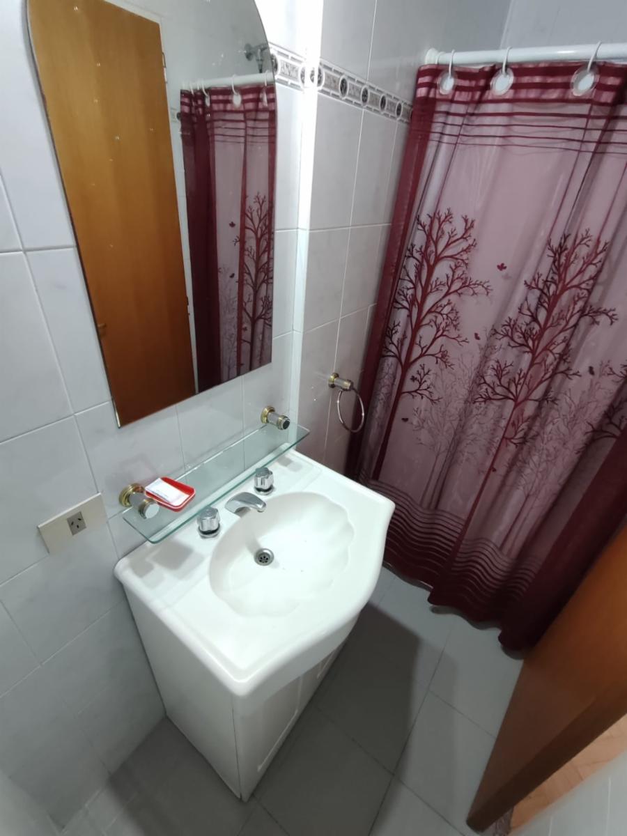 Depto dos dormitorios con balcon piscina — foto 6