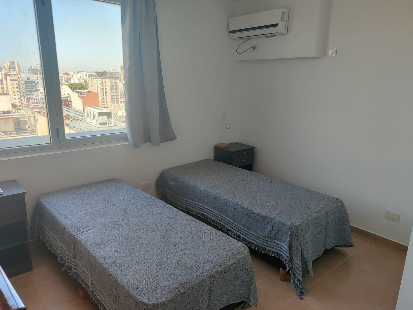 Dos ambientes en duplex frente al hospital — foto 4