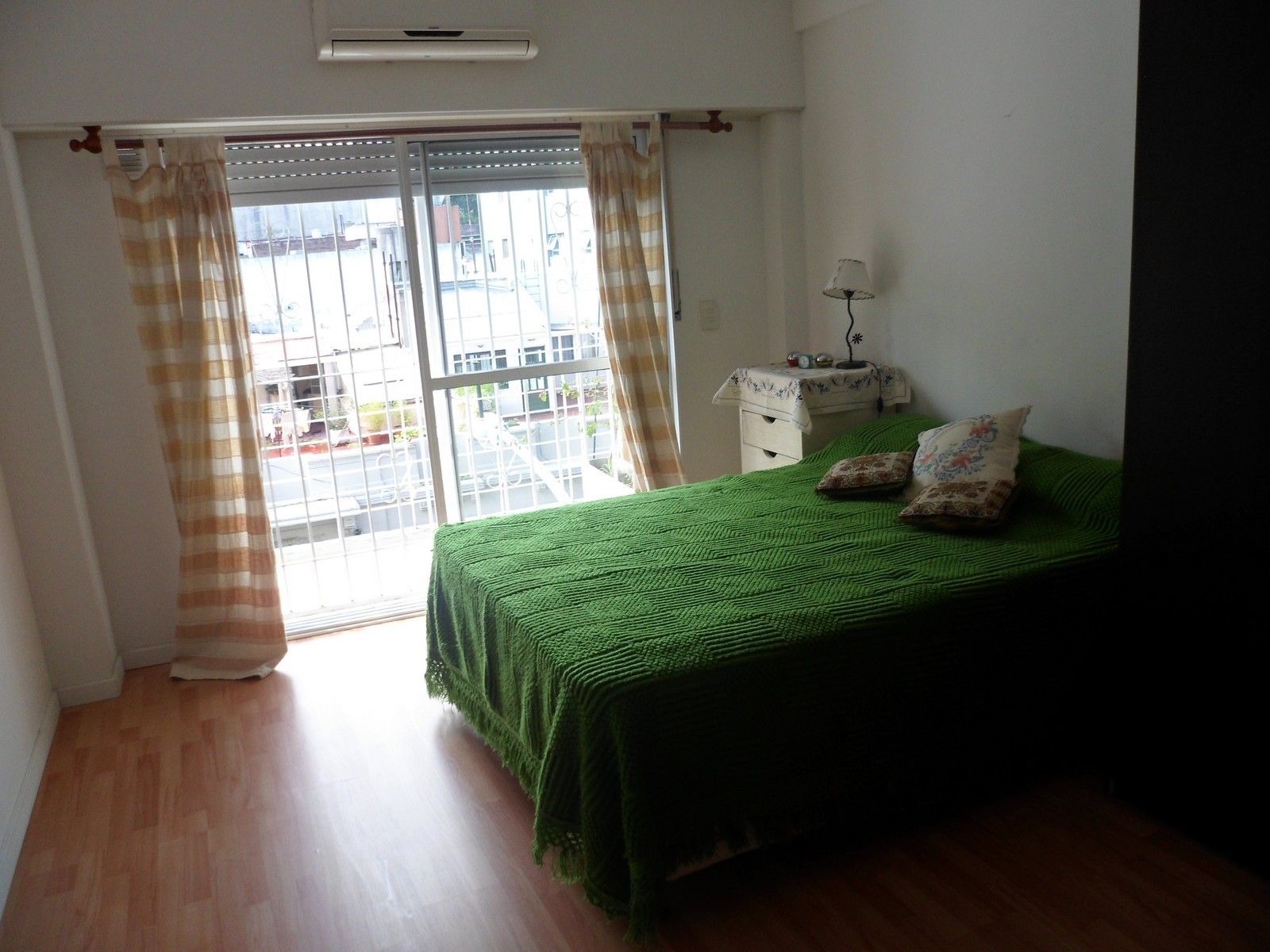 Monoambiente amplio con Balcon Cocina a gas a mts del Hosp Italiano — foto 2
