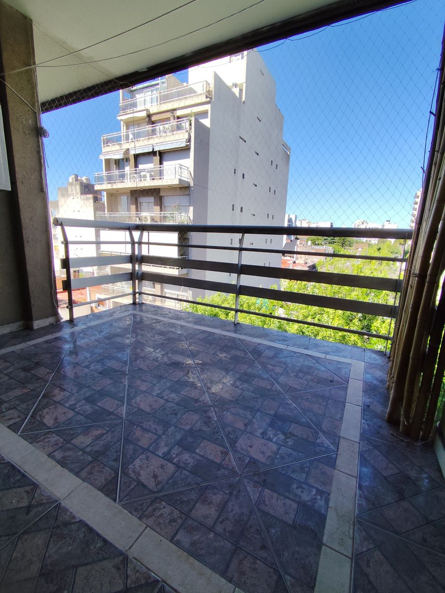 Alquiler Amplio depto de 2 amb con Balcon aterrazado - 5