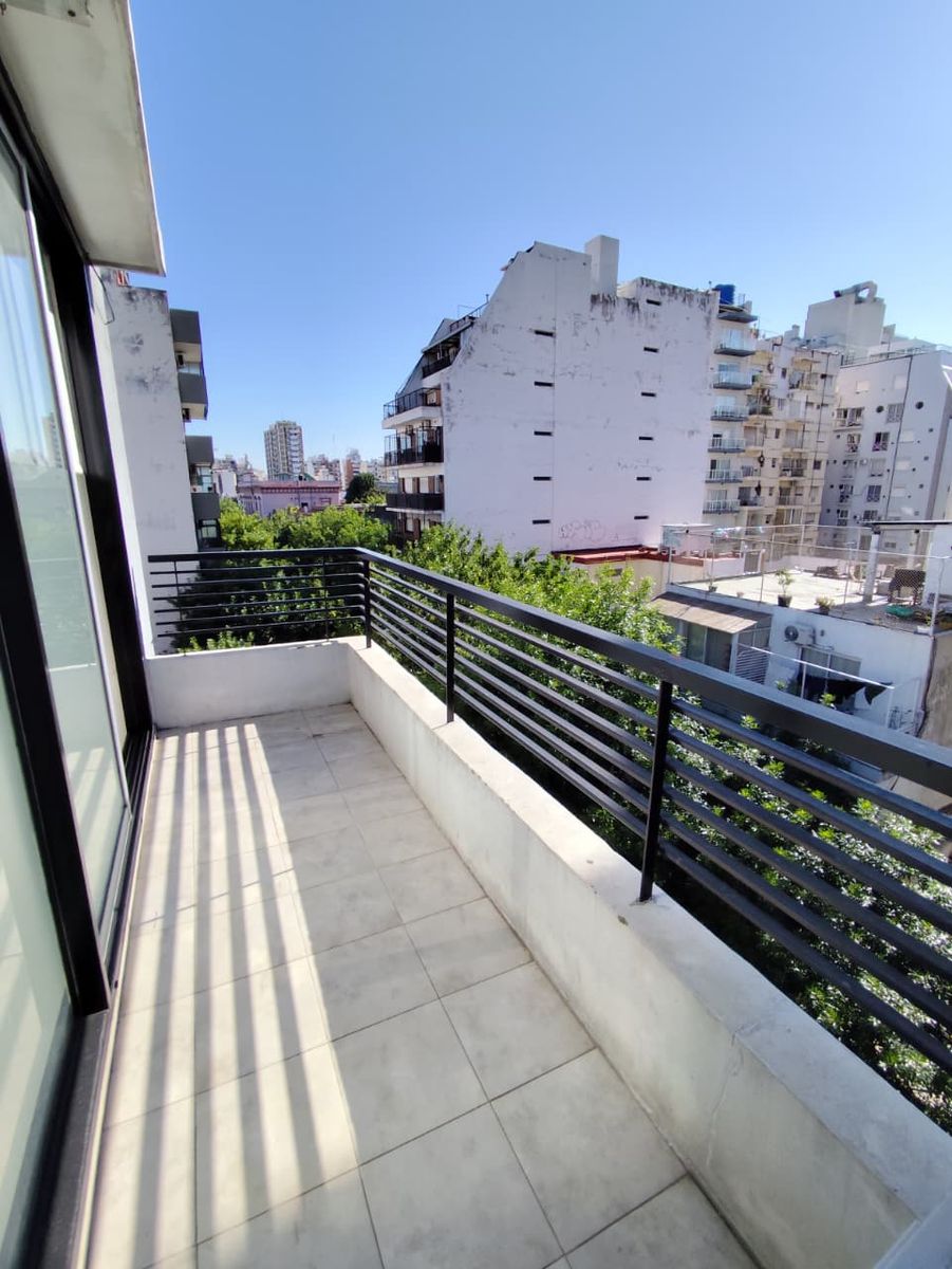 AMPLIO MONOAMBIENTE A METROS DEL HOSP ITALIANO — foto 10