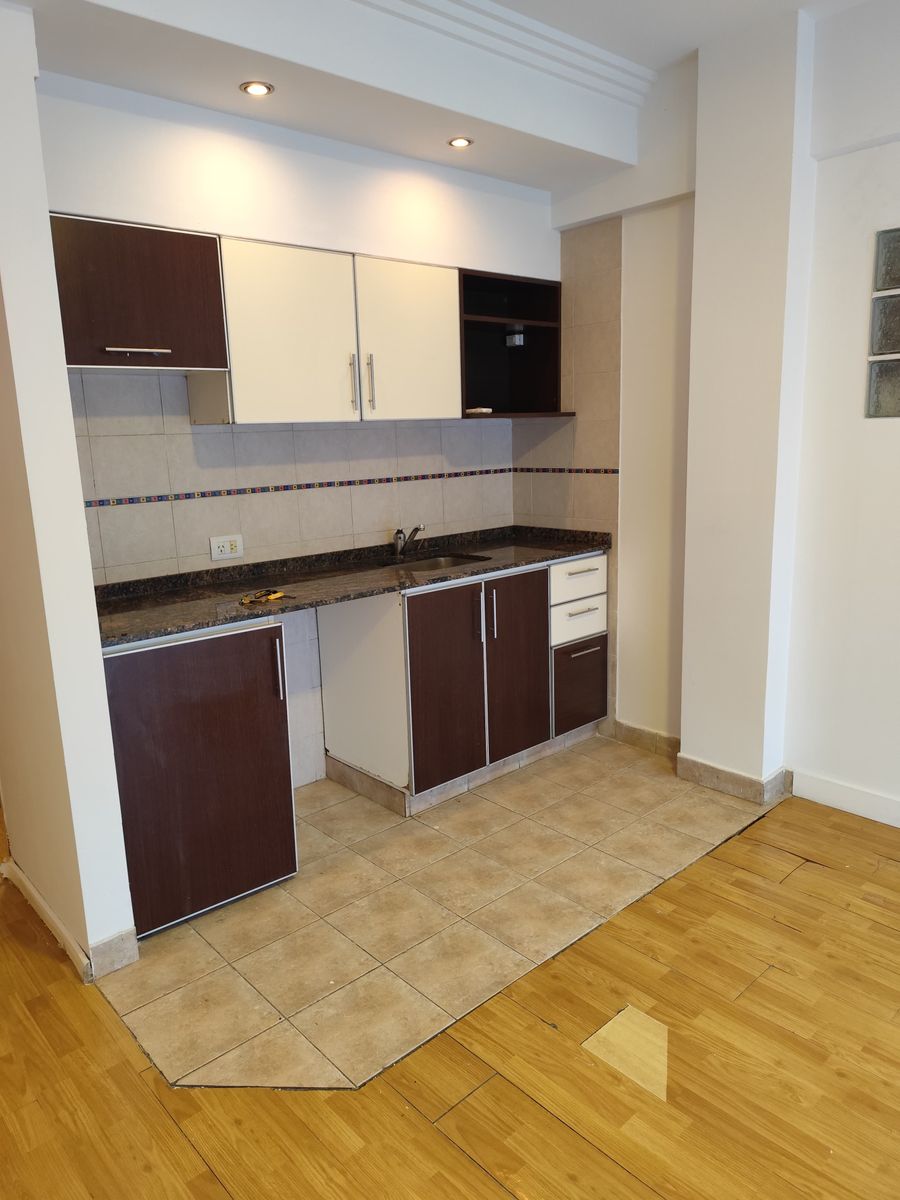 VENTA DEPARTAMENTO MONOAMBIENTE A MTS DEL HOSPITAL ITALIANO - 3